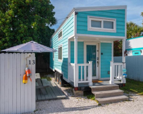 Tiny House - Aqua Oasis